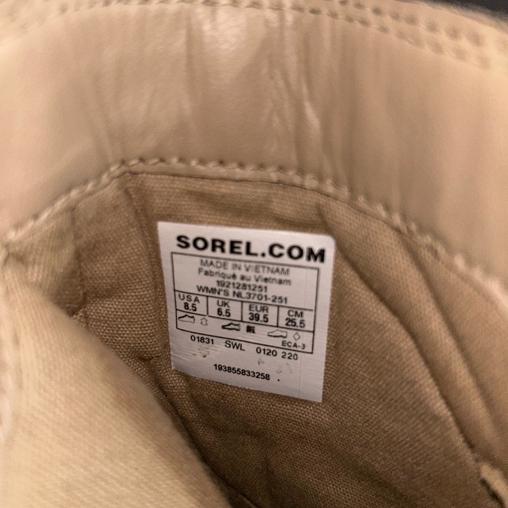 Sorel boots - Picture 6 of 6